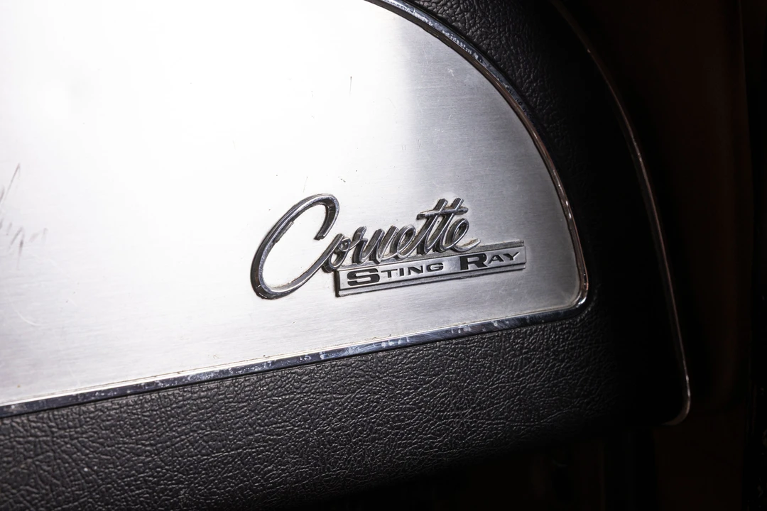 1965 Chevrolet Corvette C2 - Image 23 of 31