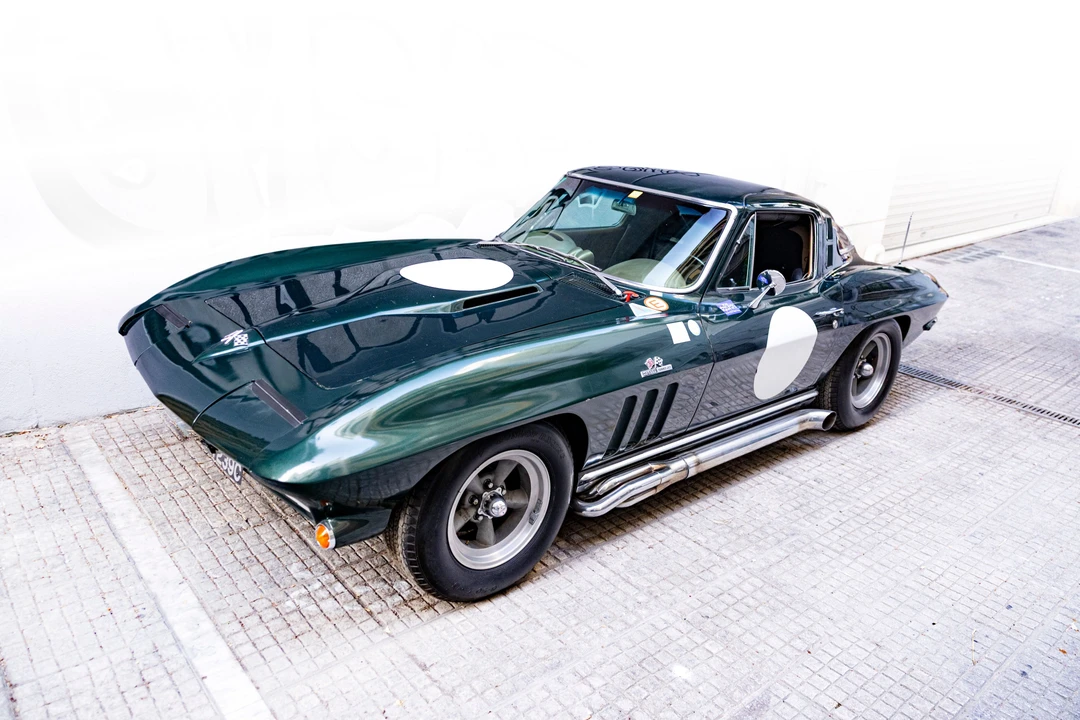 1965 Chevrolet Corvette C2 - Image 14 of 31
