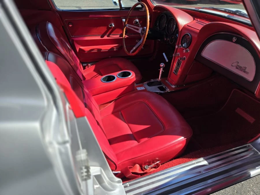 1965 Chevrolet Corvette C2 - Image 19 of 25