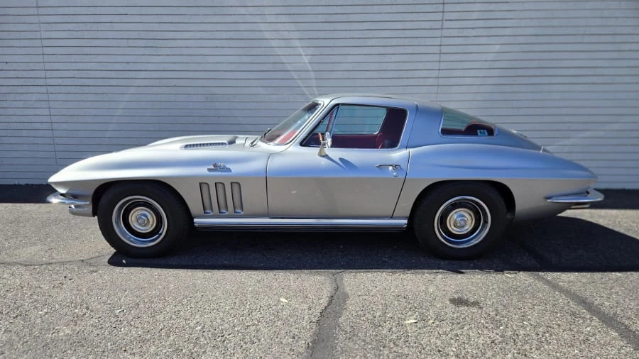 1965 Chevrolet Corvette C2 - Image 8 of 25