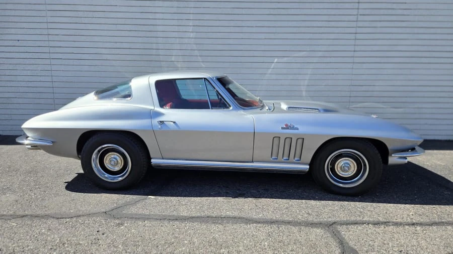 1965 Chevrolet Corvette C2 - Image 4 of 25