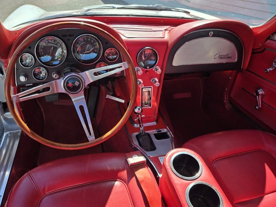 1965 Chevrolet Corvette C2 - Image 15 of 25