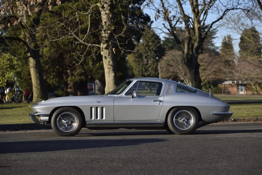 1965 Chevrolet Corvette C2 - Image 2 of 31