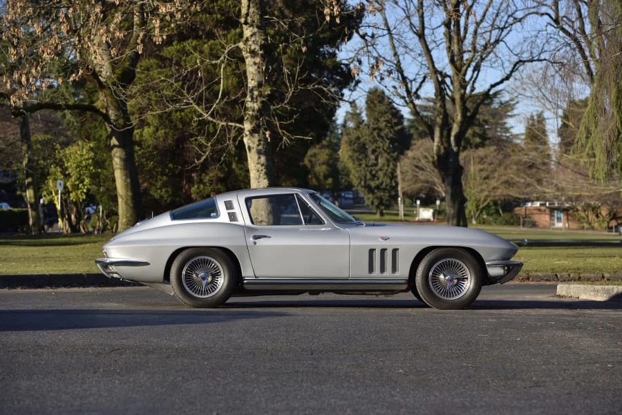 1965 Chevrolet Corvette C2 - Image 24 of 31