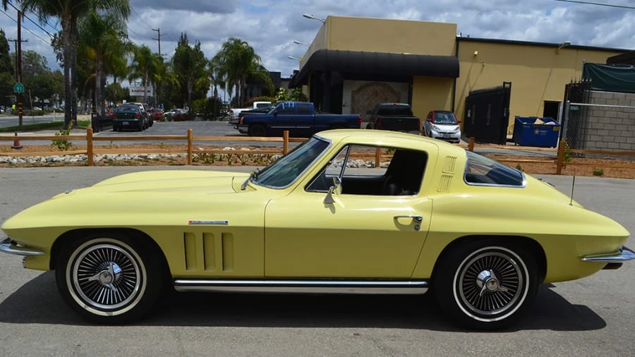 1965 Chevrolet Corvette C2 - Image 2 of 12