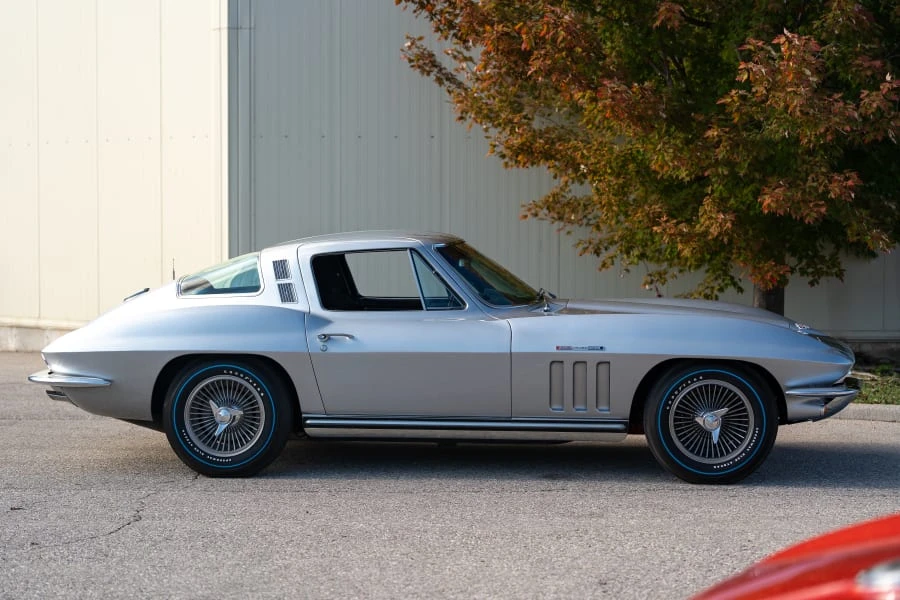 1965 Chevrolet Corvette C2 - Image 8 of 18