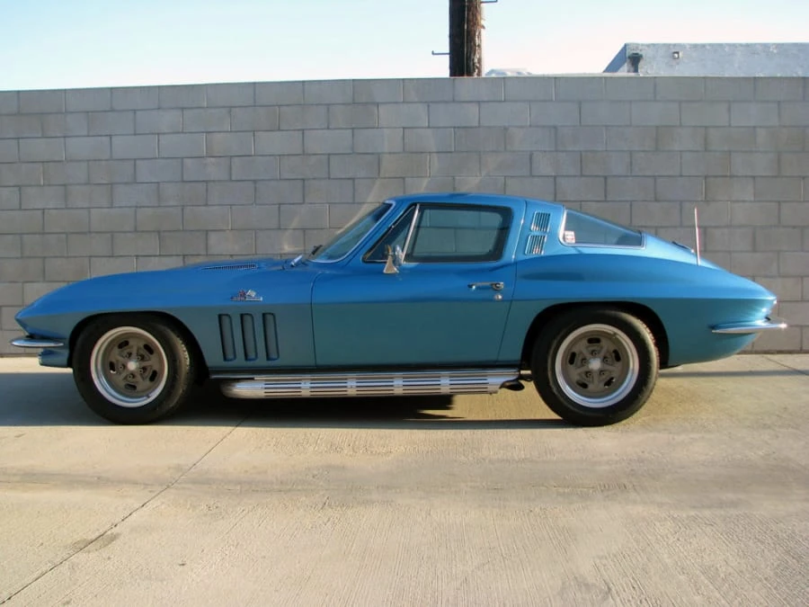 1965 Chevrolet Corvette C2 - Image 2 of 12