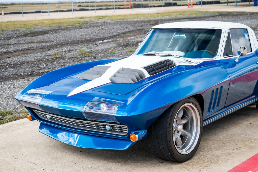 1965 Chevrolet Corvette C2 - Image 24 of 31