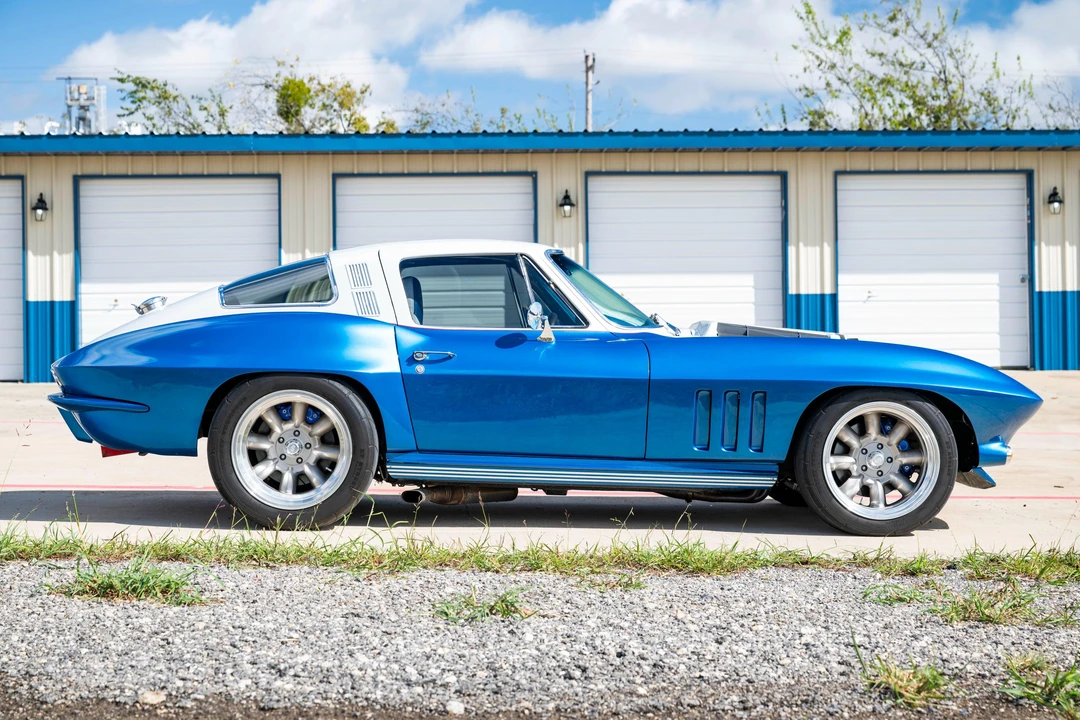 1965 Chevrolet Corvette C2 - Image 14 of 31