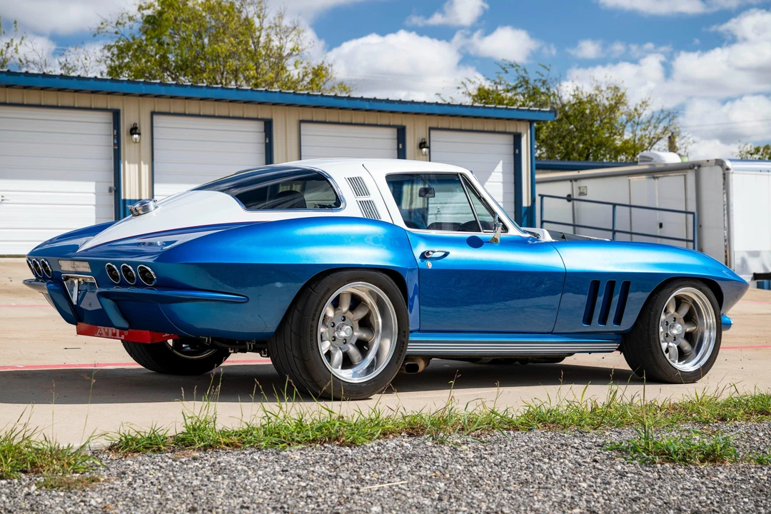 1965 Chevrolet Corvette C2 - Image 4 of 31