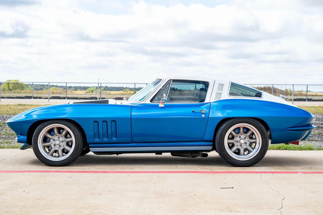 1965 Chevrolet Corvette C2 - Image 3 of 31