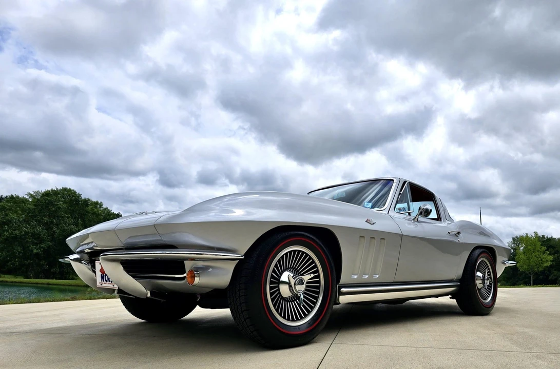 1965 Chevrolet Corvette C2 - Image 2 of 31