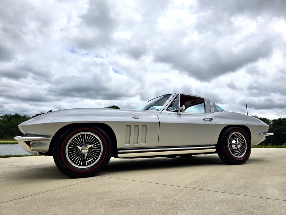 1965 Chevrolet Corvette C2 - Image 4 of 31