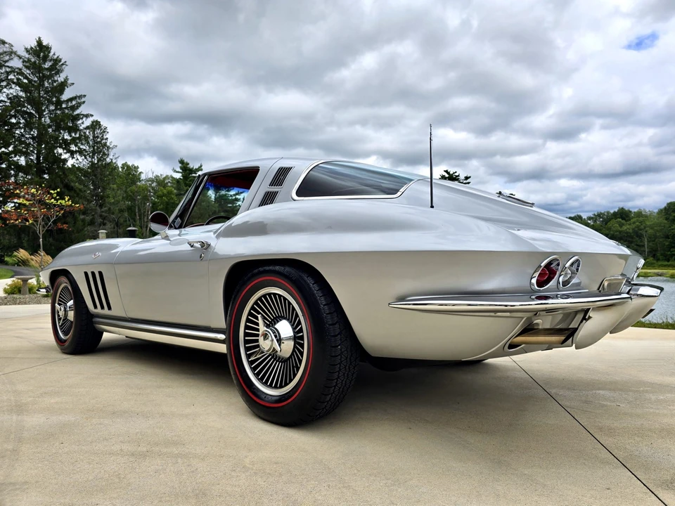 1965 Chevrolet Corvette C2 - Image 8 of 31
