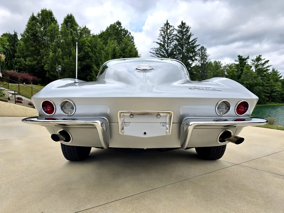 1965 Chevrolet Corvette C2 - Image 10 of 31