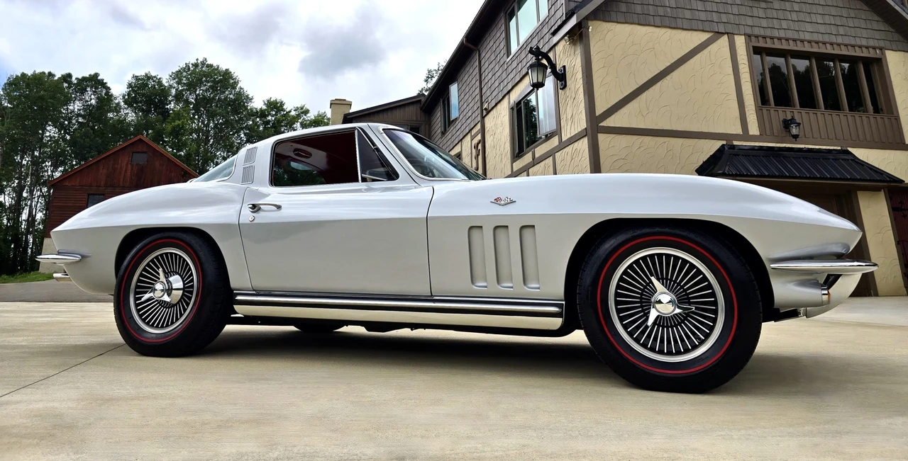 1965 Chevrolet Corvette C2 - Image 12 of 31