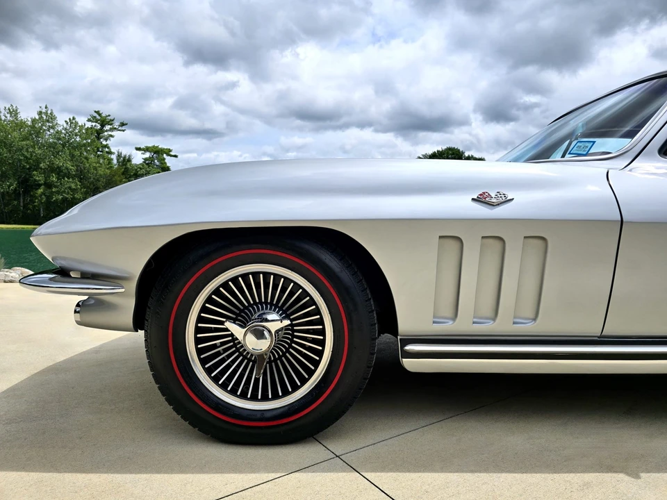 1965 Chevrolet Corvette C2 - Image 17 of 31