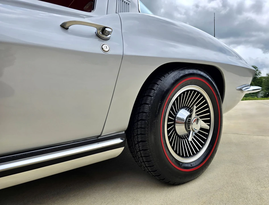 1965 Chevrolet Corvette C2 - Image 22 of 31