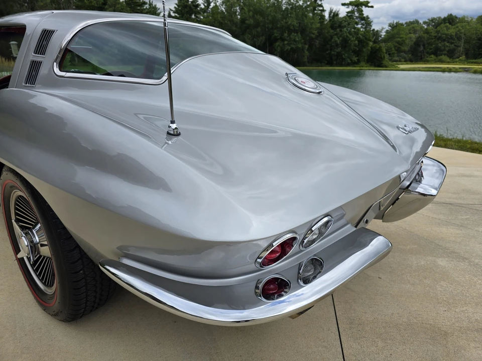 1965 Chevrolet Corvette C2 - Image 24 of 31