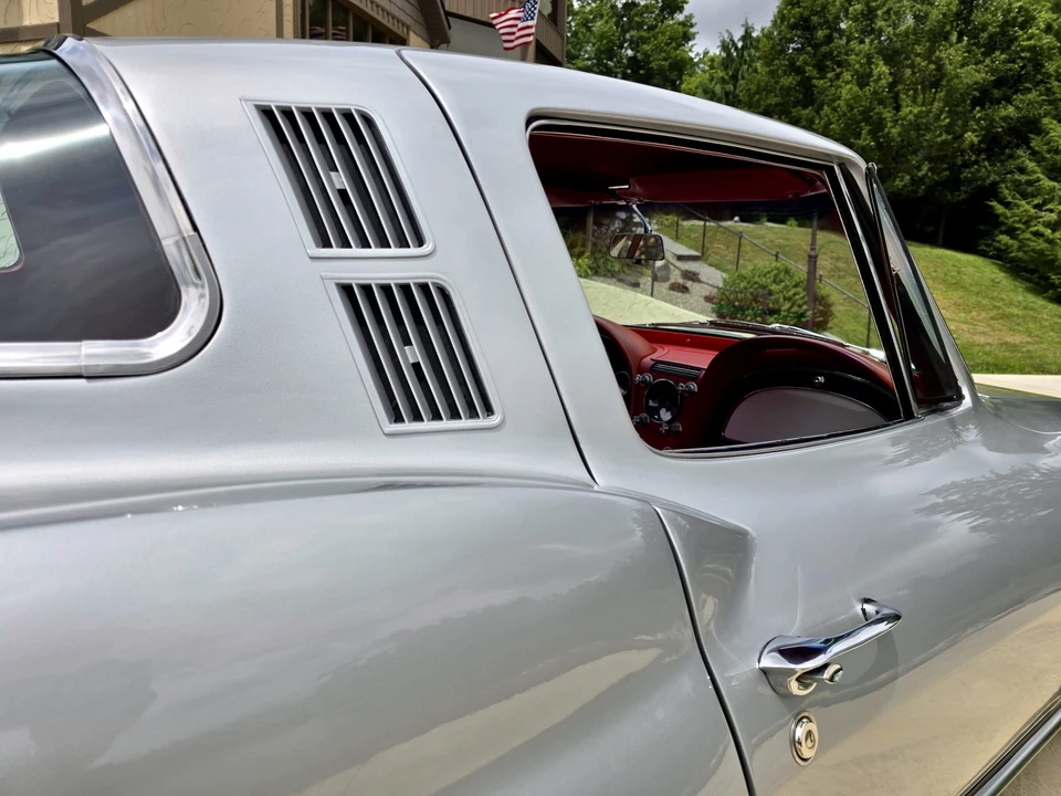 1965 Chevrolet Corvette C2 - Image 30 of 31