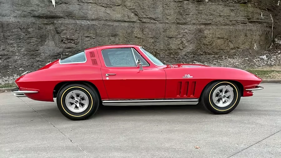 1965 Chevrolet Corvette C2 - Image 2 of 31