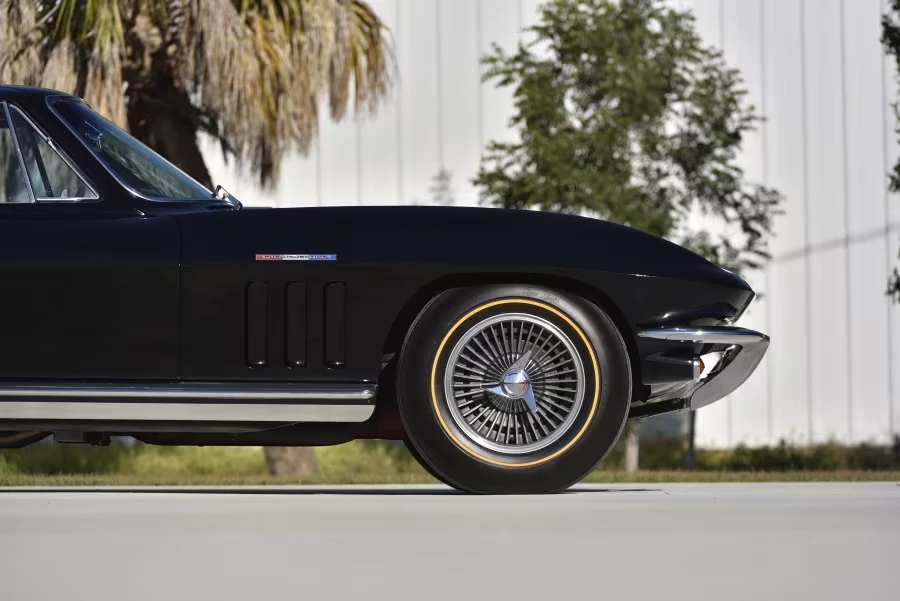 1965 Chevrolet Corvette C2 - Image 18 of 31