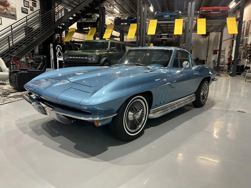 1965 Chevrolet Corvette C2 - Image 4 of 31