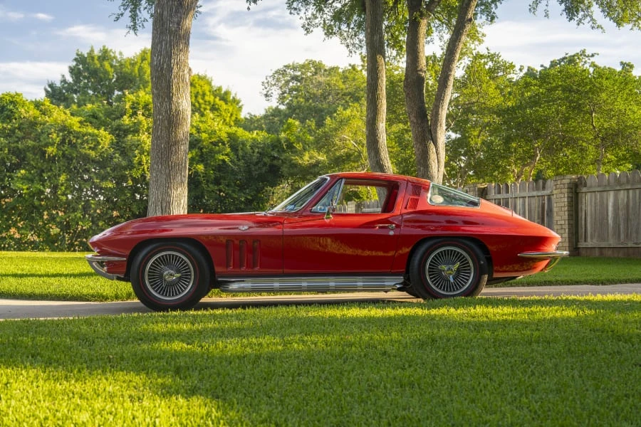 1965 Chevrolet Corvette C2 - Image 2 of 31