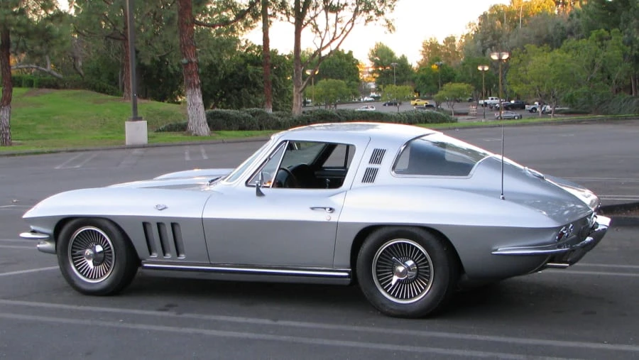 1965 Chevrolet Corvette C2 - Image 2 of 12