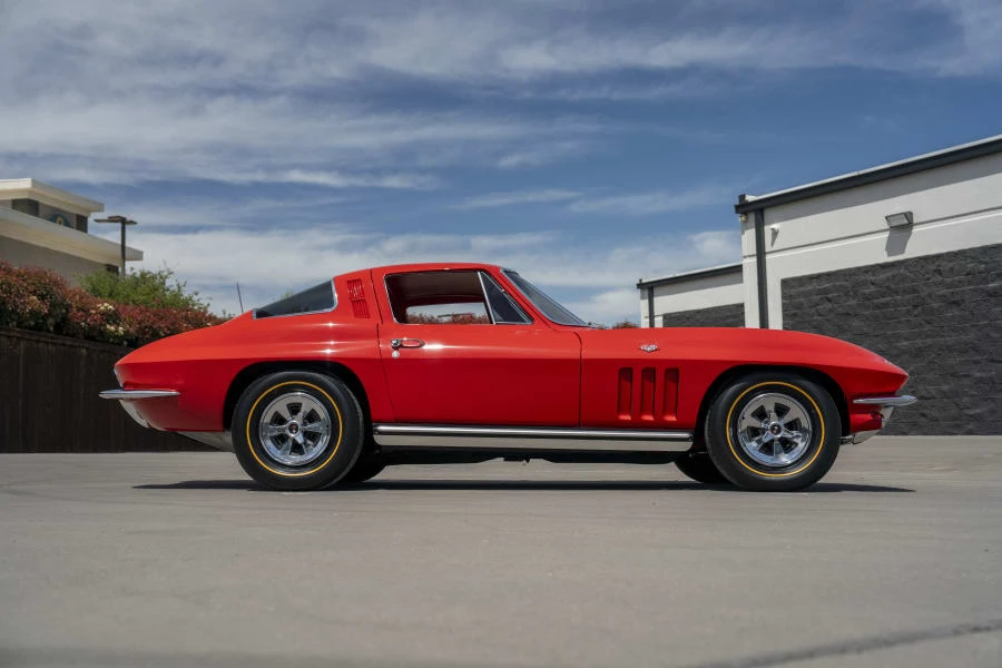 1965 Chevrolet Corvette C2 - Image 2 of 31