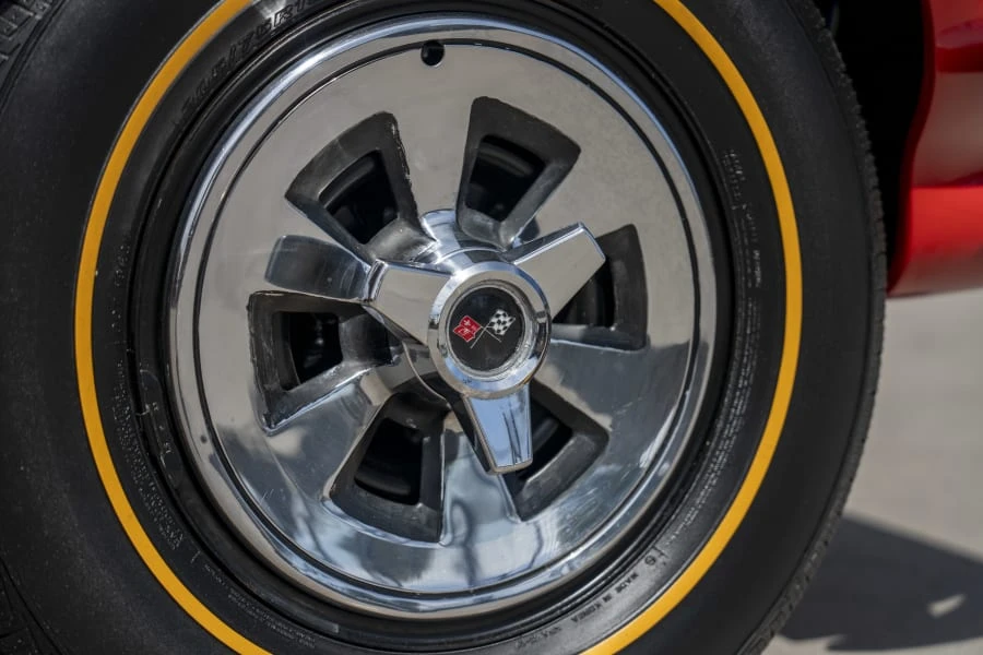 1965 Chevrolet Corvette C2 - Image 10 of 31