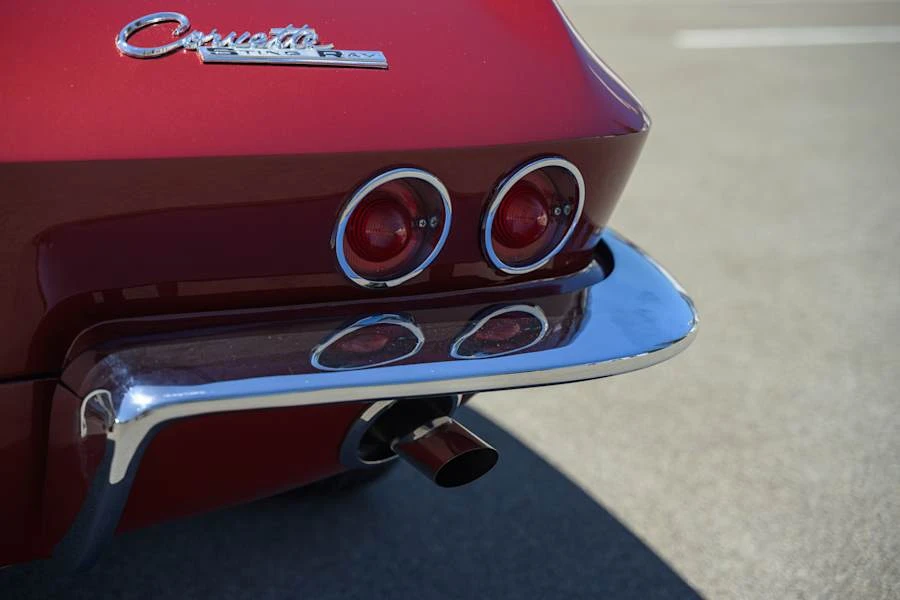 1965 Chevrolet Corvette C2 - Image 22 of 31