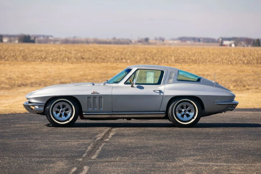1965 Chevrolet Corvette C2 - Image 2 of 31