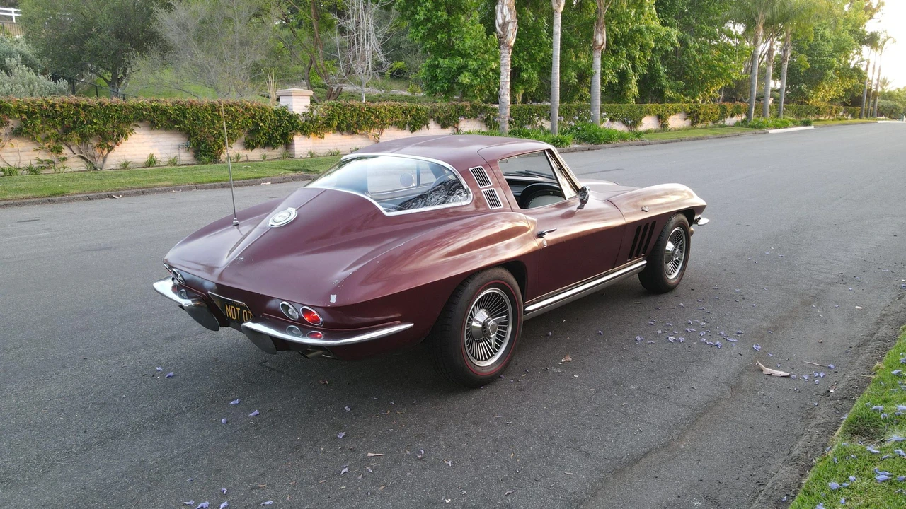 1965 Chevrolet Corvette C2 - Image 12 of 31