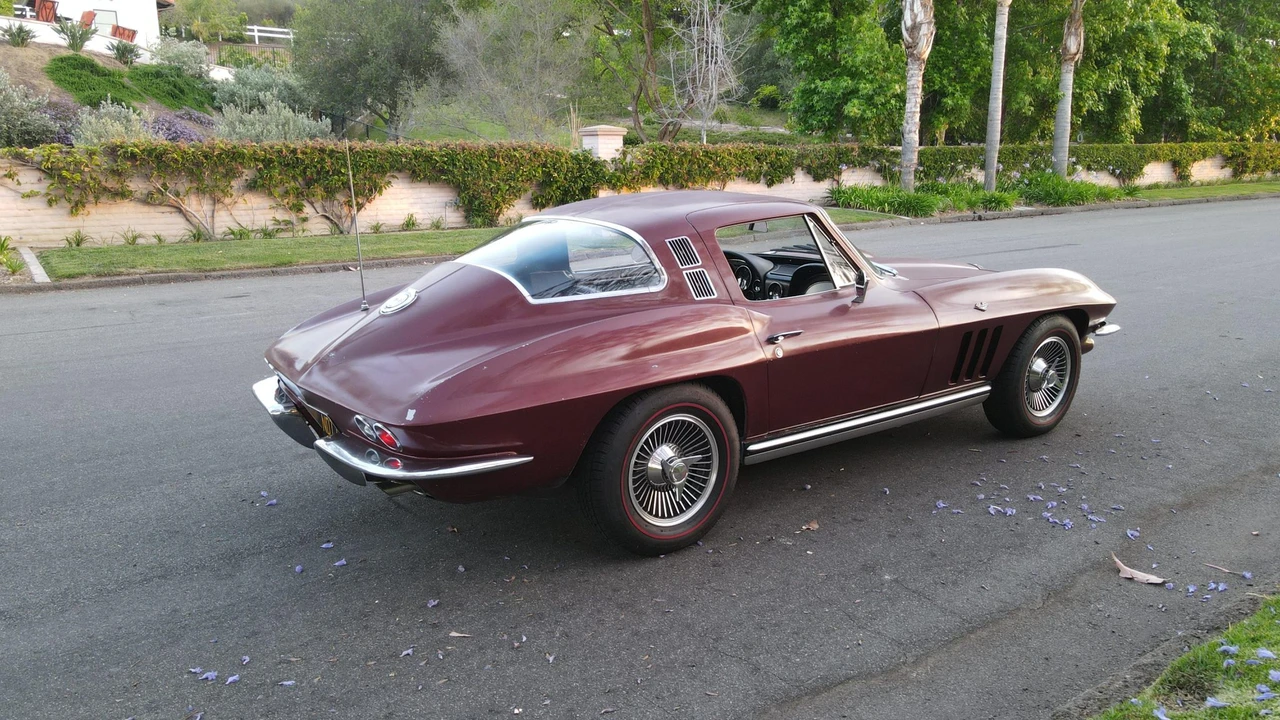 1965 Chevrolet Corvette C2 - Image 13 of 31