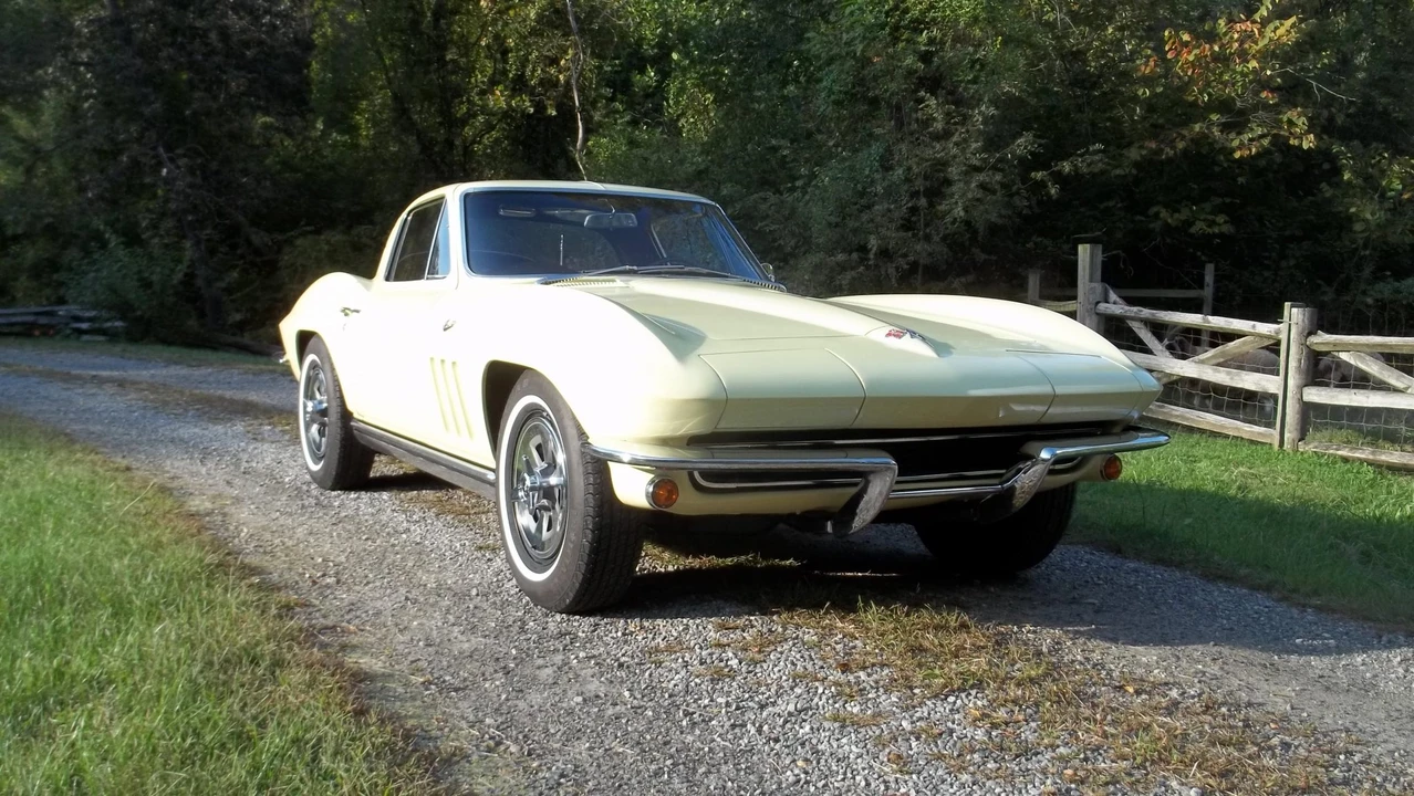 1965 Chevrolet Corvette C2 - Image 9 of 31