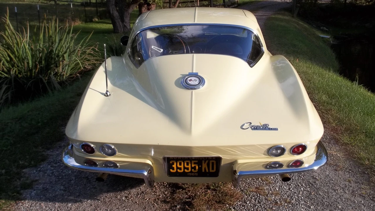 1965 Chevrolet Corvette C2 - Image 20 of 31