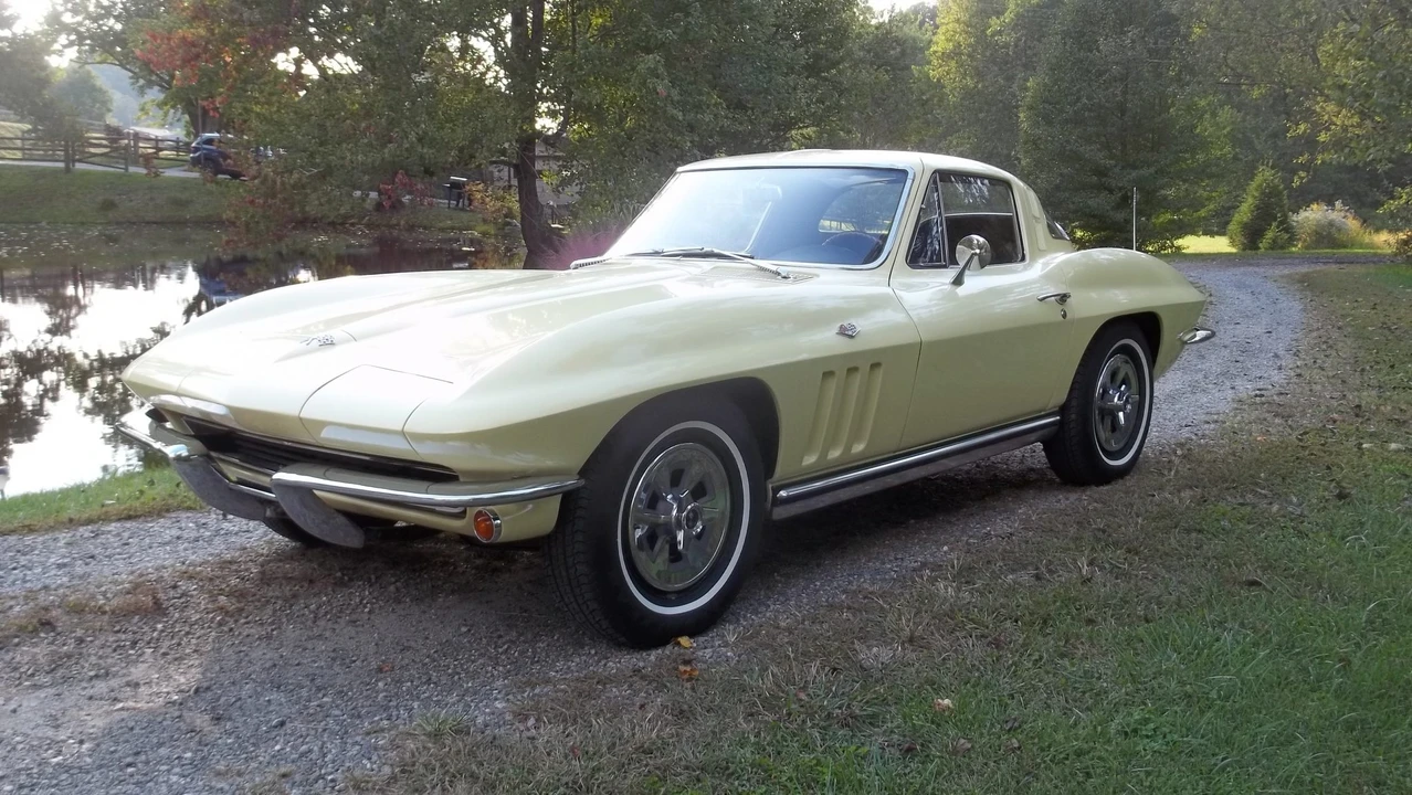 1965 Chevrolet Corvette C2 - Image 4 of 31