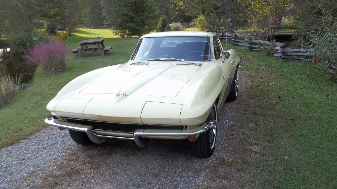 1965 Chevrolet Corvette C2 - Image 6 of 31