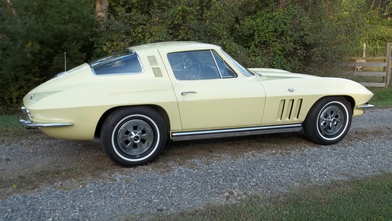 1965 Chevrolet Corvette C2 - Image 14 of 31