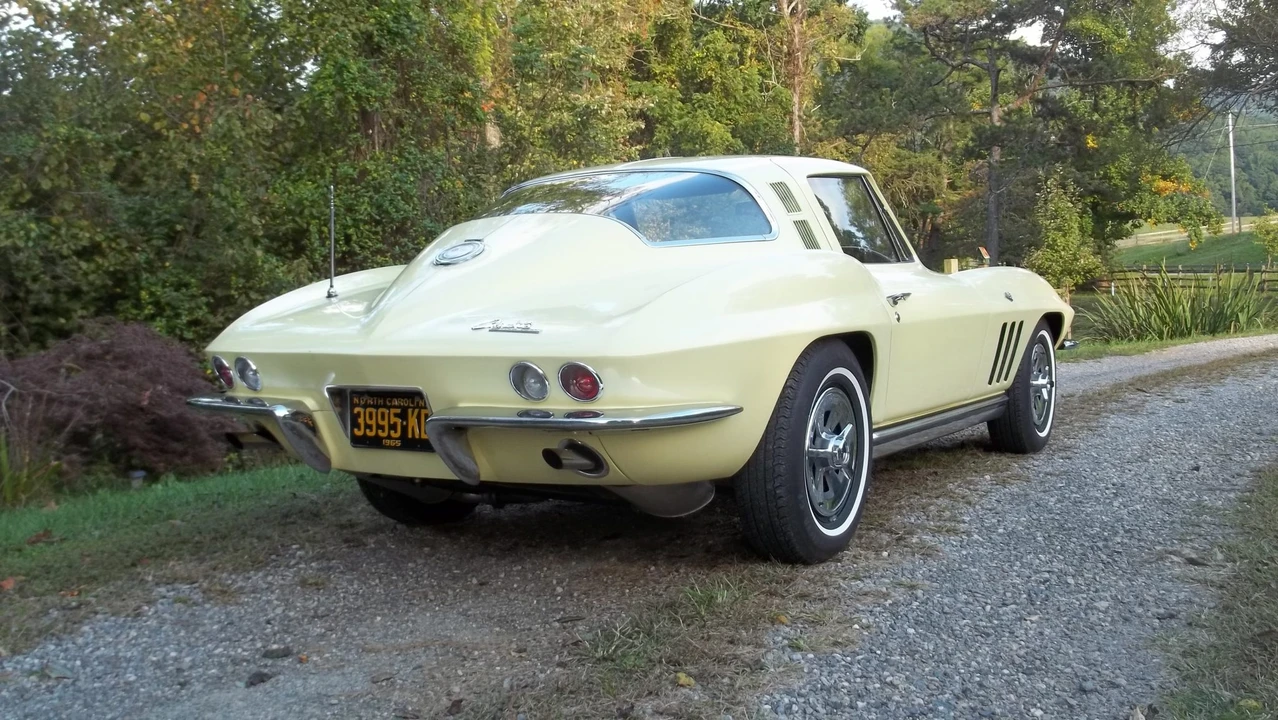 1965 Chevrolet Corvette C2 - Image 18 of 31