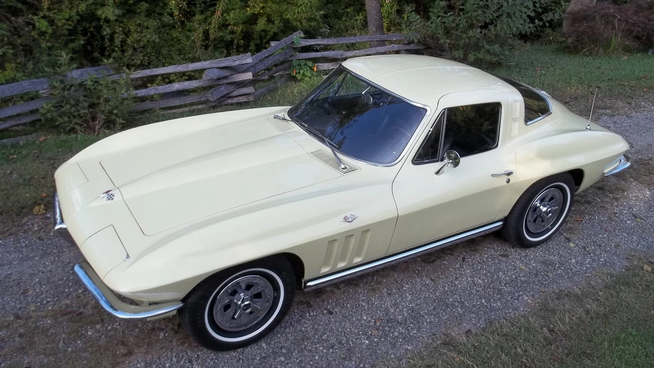 1965 Chevrolet Corvette C2 - Image 3 of 31