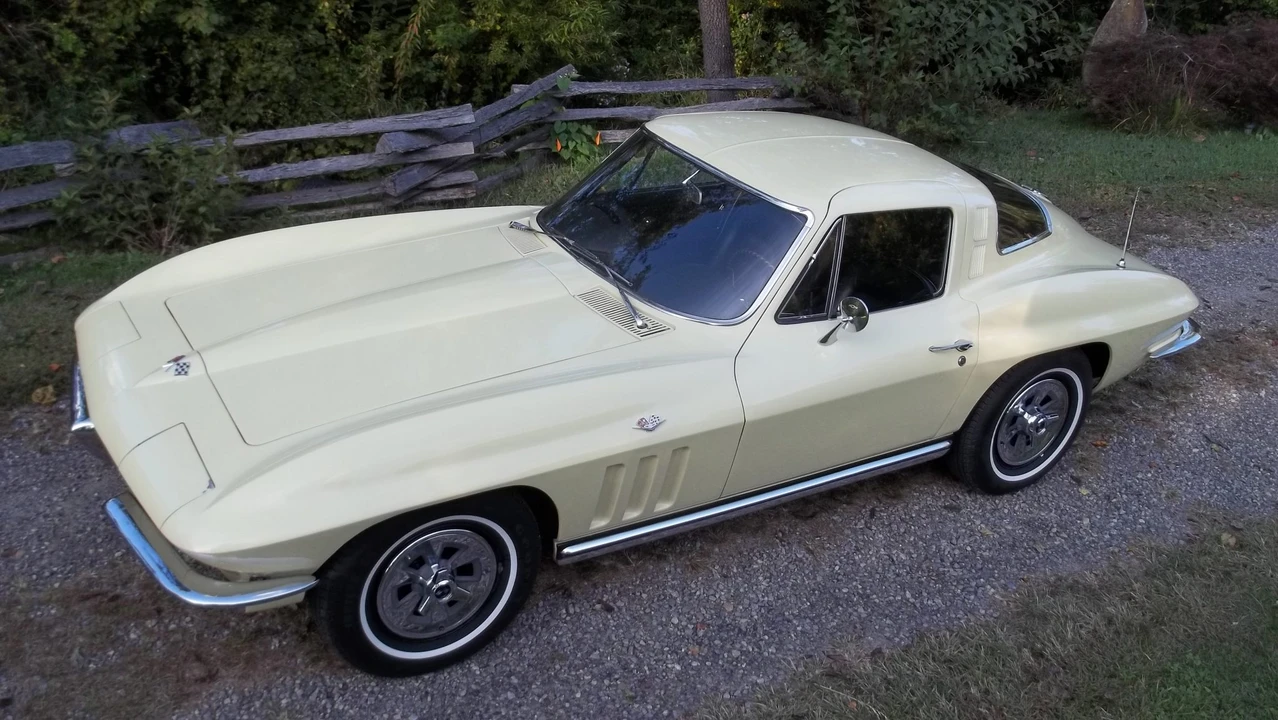 1965 Chevrolet Corvette C2 - Image 2 of 31