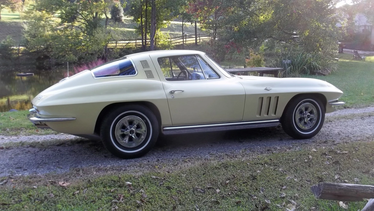 1965 Chevrolet Corvette C2 - Image 15 of 31