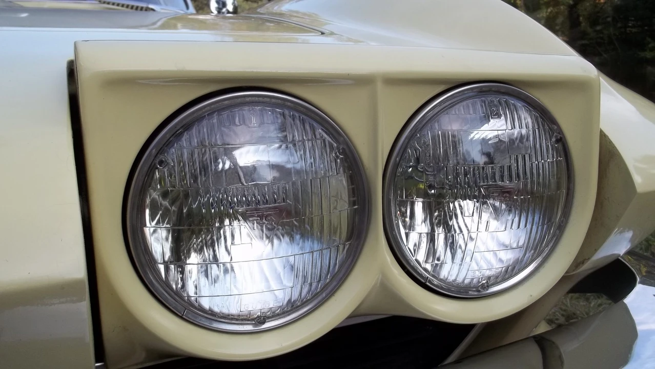 1965 Chevrolet Corvette C2 - Image 24 of 31