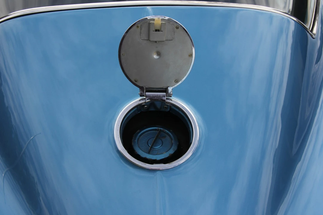 1965 Chevrolet Corvette C2 - Image 22 of 31