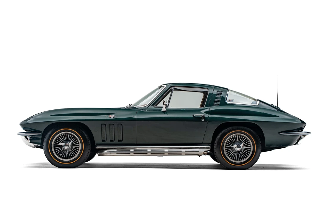 1965 Chevrolet Corvette C2 - Image 2 of 31
