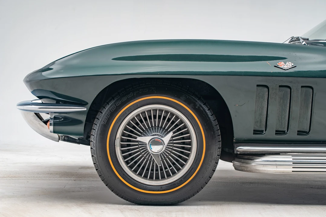 1965 Chevrolet Corvette C2 - Image 18 of 31