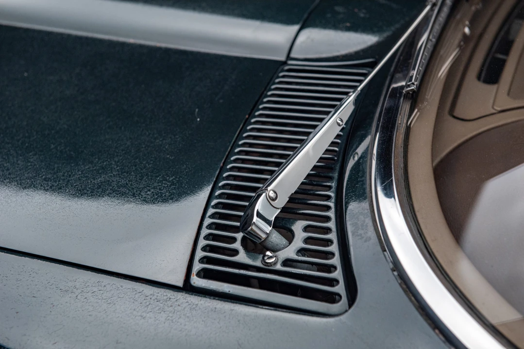 1965 Chevrolet Corvette C2 - Image 22 of 31
