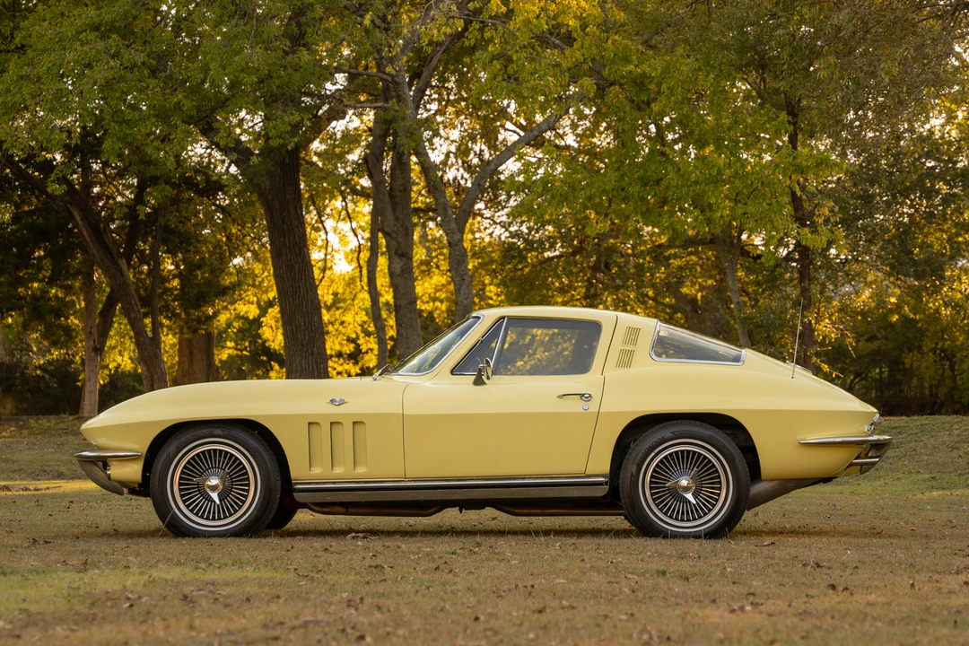 1965 Chevrolet Corvette C2 - Image 16 of 31